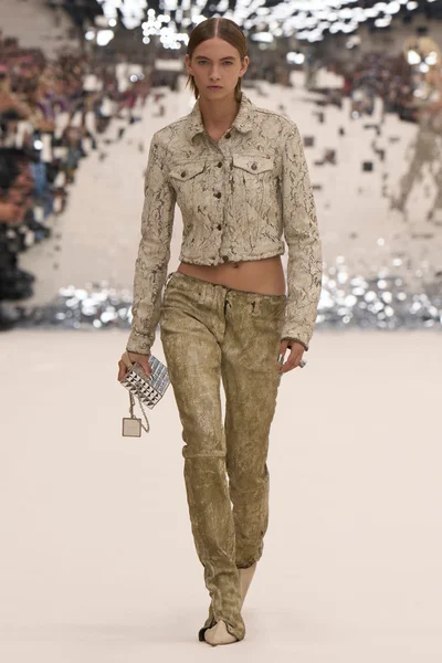 Look 50